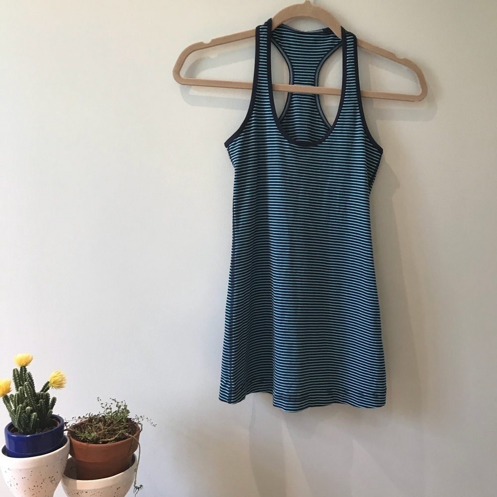EUC Lululemon Blue Striped Racerback Tank Sz 4/6​​​​​​